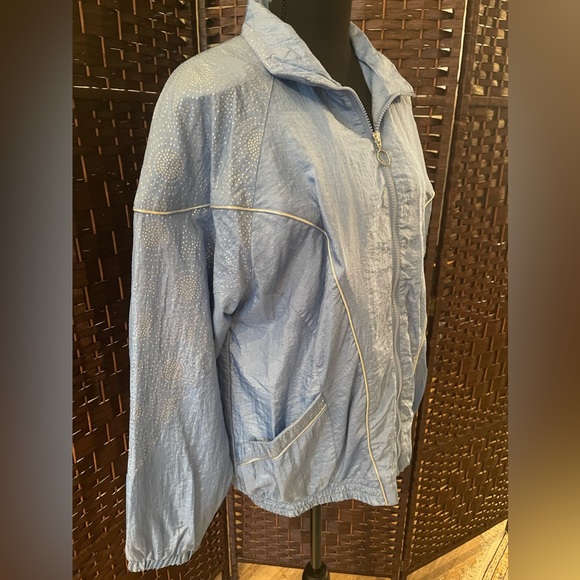 Vintage Women’s 90s windbreaker - Light Blue with Silver Accents - Picture 3 of 7